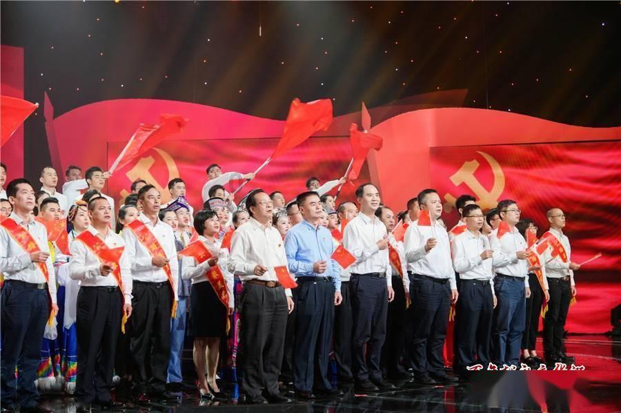 看了2024年版的“小龙女”,才明白刘亦菲当年有多强